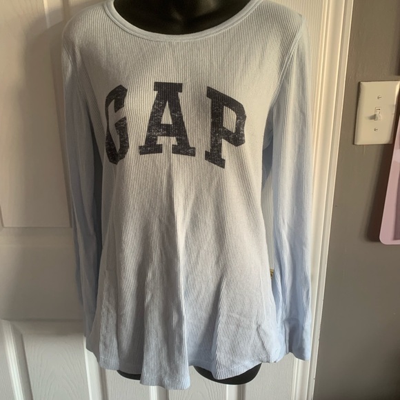 2/20$ 🛍 Gap thermal long sleeve Large - Picture 1 of 6